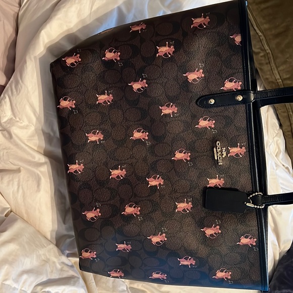 Coach Tote with wallet - Picture 1 of 3